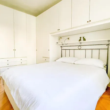 Galleria 16 Apartamento *